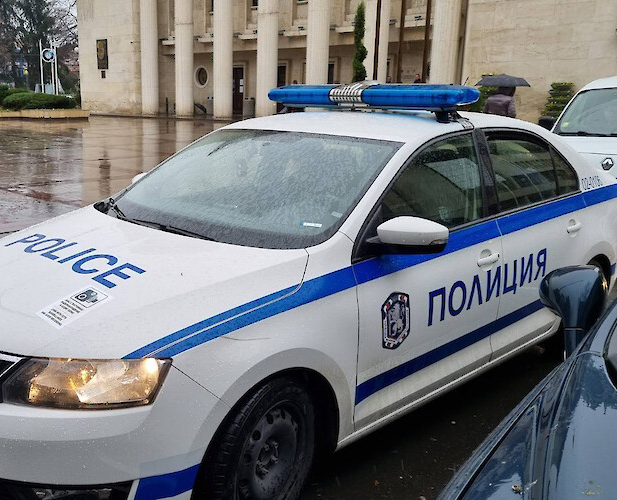 Полиция влезе в община Бургас
