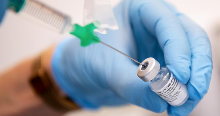 Изнесени пунктове за ваксинация срещу COVID-19 през почивните дни в страната