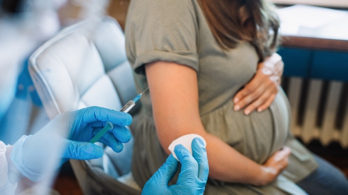 ЕМА: иРНК ваксините срещу COVID-19 не причиняват усложнения при бременност