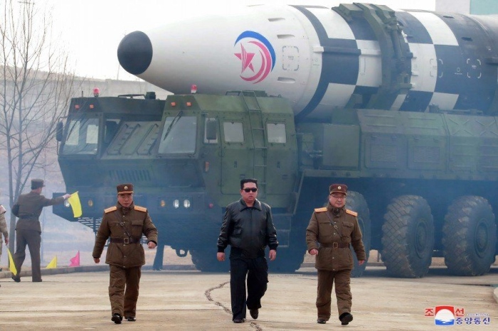 Ким Чен Ун с драматично видео, в което разпорежда изстрелването на ракета 