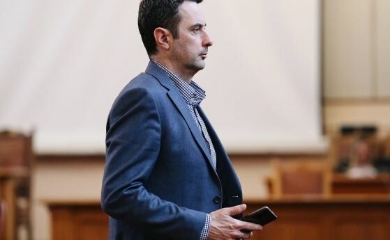 Депутатът от ПП Георги Гвоздейков напусна парламента
