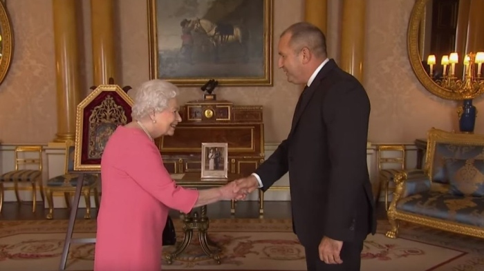 Радев за кралица Елизабет II: Великобритания и светът губят забележителен държавник