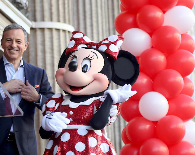 Боб Айгър планира да продаде Disney