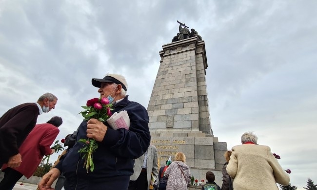 Окончателно: Демонтират Паметника на Съветската армия 