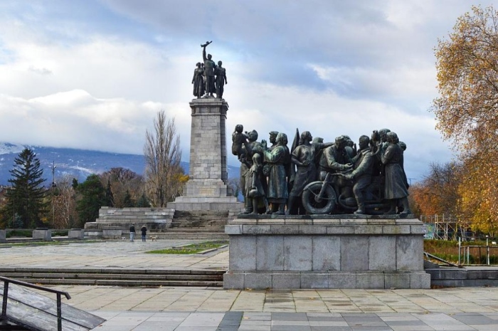 Ще подкрепят ли общинарите преместване на Паметника на Съветската армия