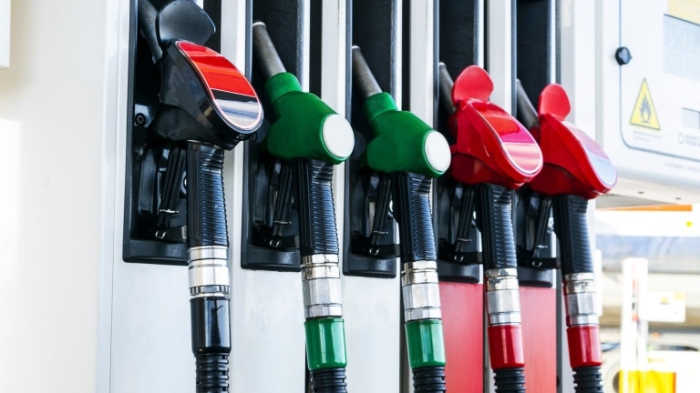 Цените на горивата падат до най-ниските си нива от година насам