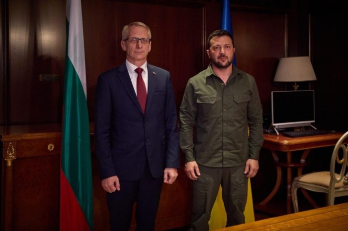 Зеленски благодари на Денков за военната и политическа подкрепа 