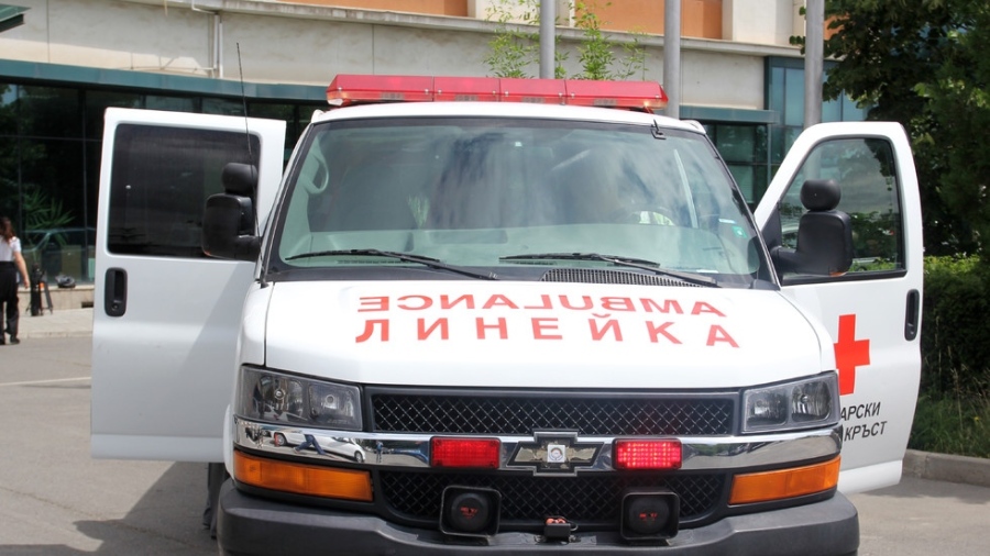Мъж нападна шофьор на линейка в Харманли