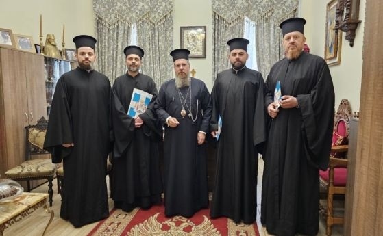 Патриарх Неофит назначи български свещеници за Руската църква в София