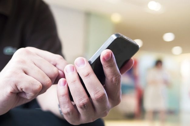 Богомил Николов: Мобилните оператори третират потребителите като крепостници