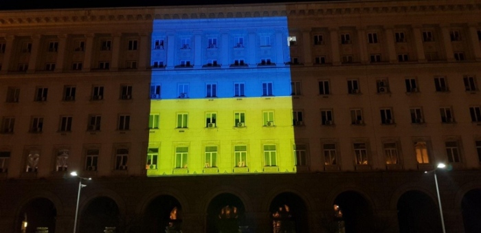 В цветовете на украинското знаме ще бъде осветена сградата на МС на 24 февруари