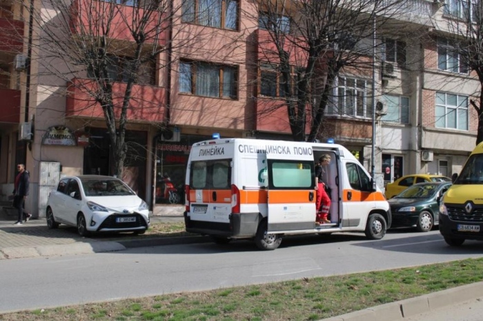 Маскирани и въоръжени мъже обраха заложна къща в Благоевград