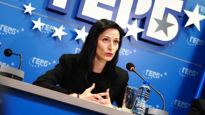 Мария Габриел не тръгна към Дондуков 2, България тръгва към избори?