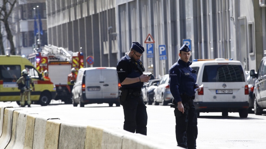 Евакуираха централата на Европарламента в Брюксел заради сигнал за бомба