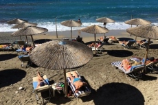 Туристическият сезон в Гърция започна с недостиг на работна ръка